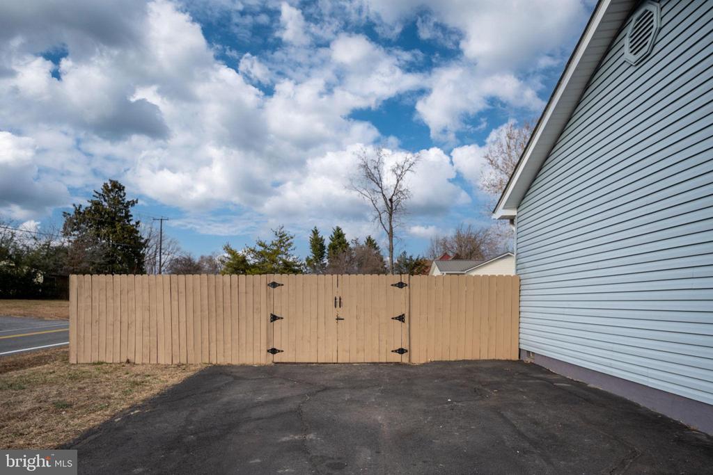 11200 TRISLER DRIVE