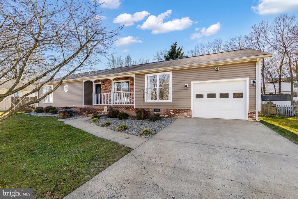 3903 COPPERLEAF ROAD