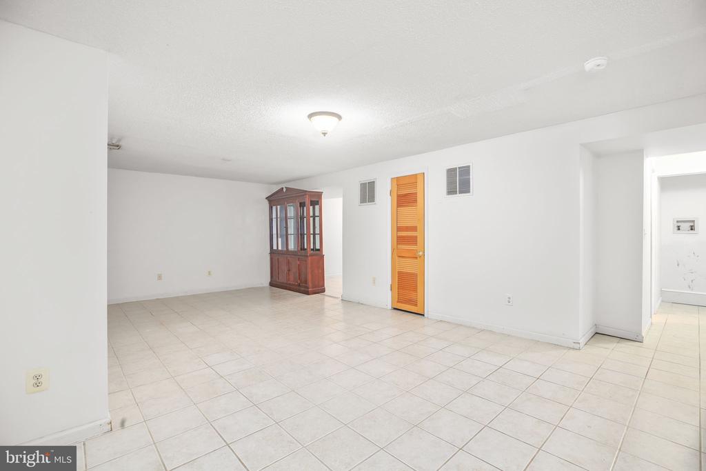 11210 SPRINGFIELD DRIVE