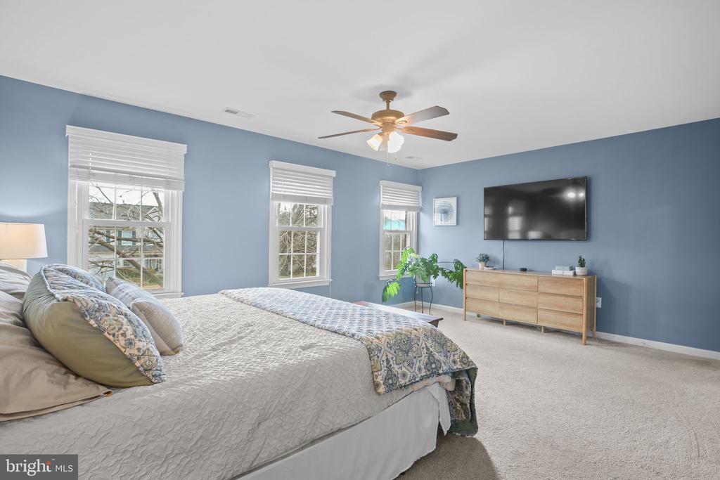 6231 SWEETBRIAR DRIVE