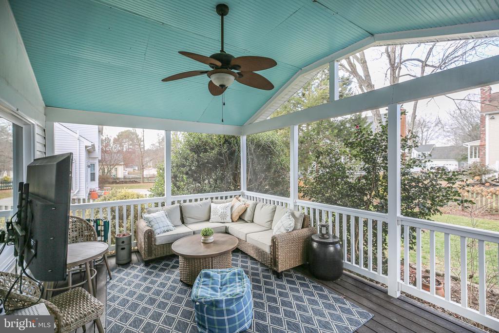 6231 SWEETBRIAR DRIVE