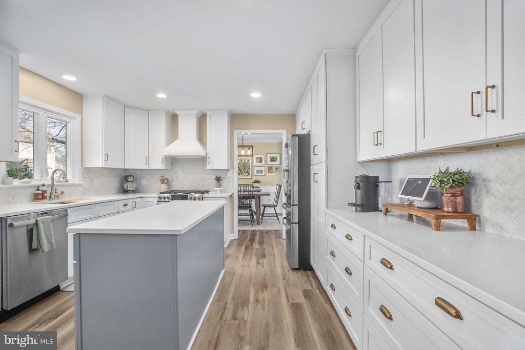6231 SWEETBRIAR DRIVE