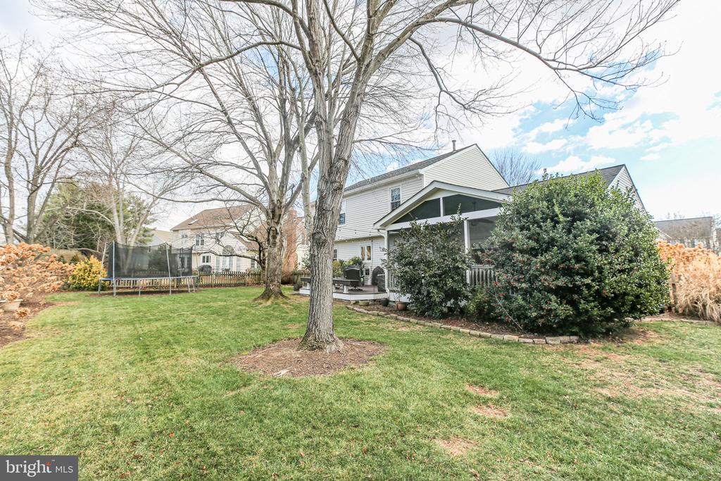 6231 SWEETBRIAR DRIVE