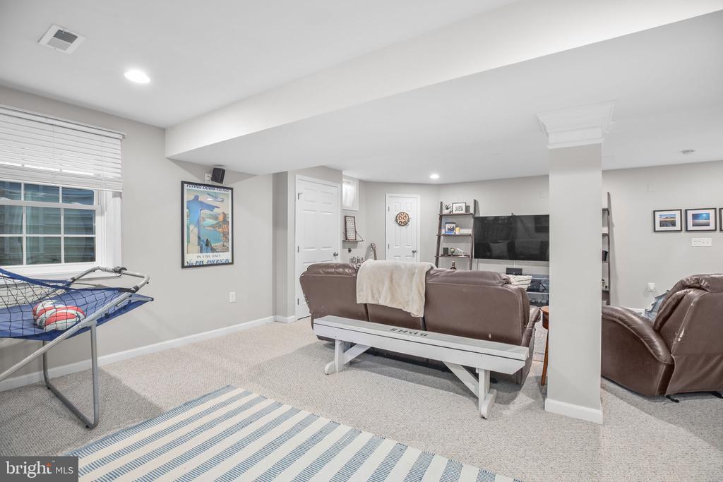 6231 SWEETBRIAR DRIVE