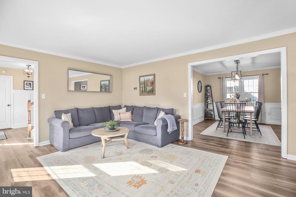 6231 SWEETBRIAR DRIVE