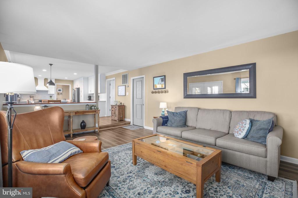 6231 SWEETBRIAR DRIVE