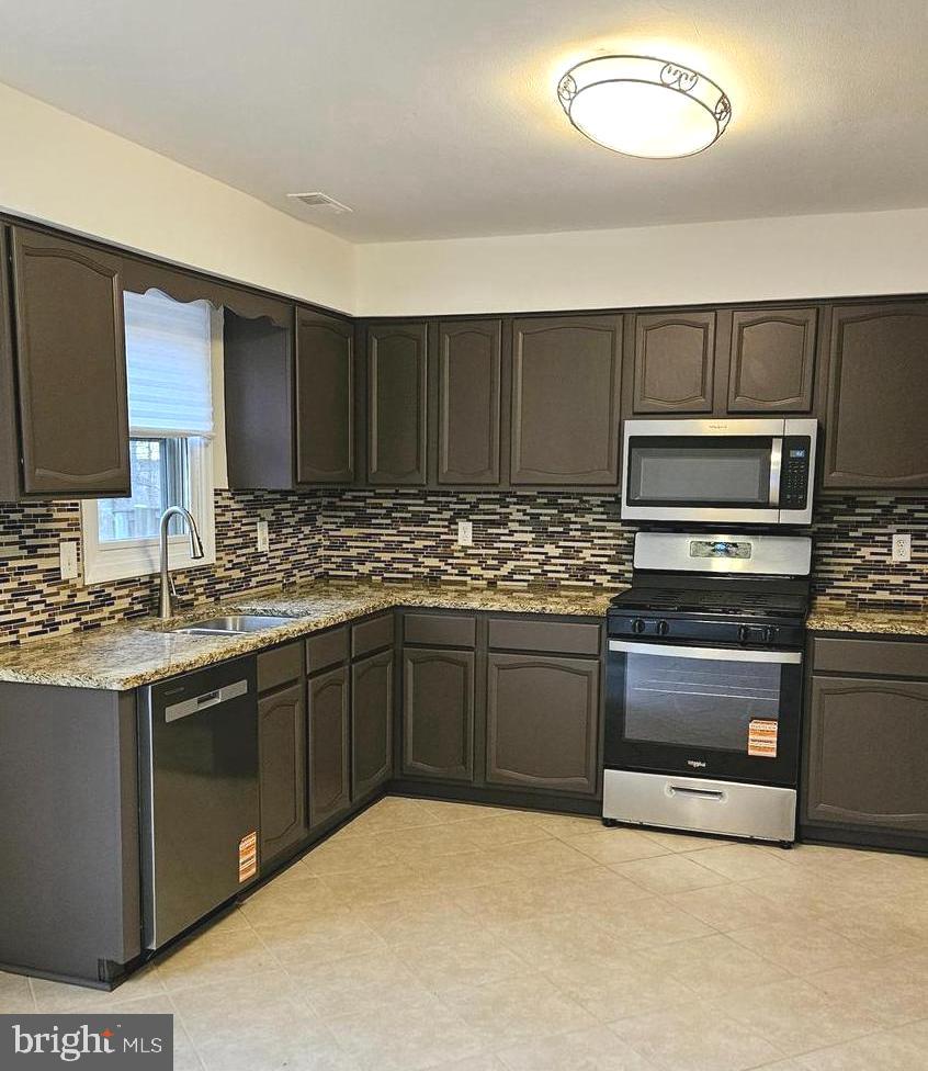 10715 GRETA LYNN COURT