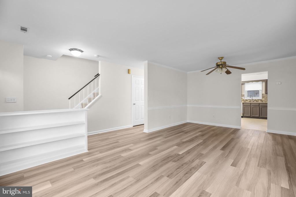 10715 GRETA LYNN COURT