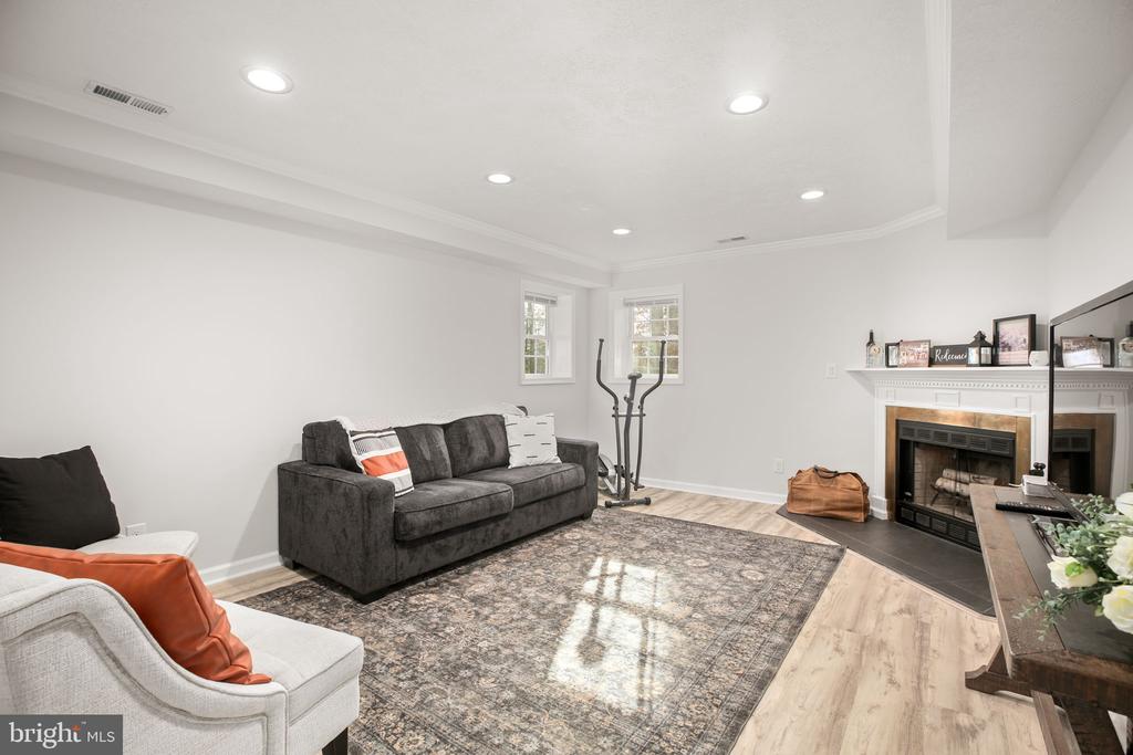 8515 FOUNDRY RUN DRIVE