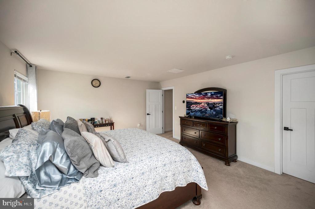 5432 HOLLEY OAK LANE
