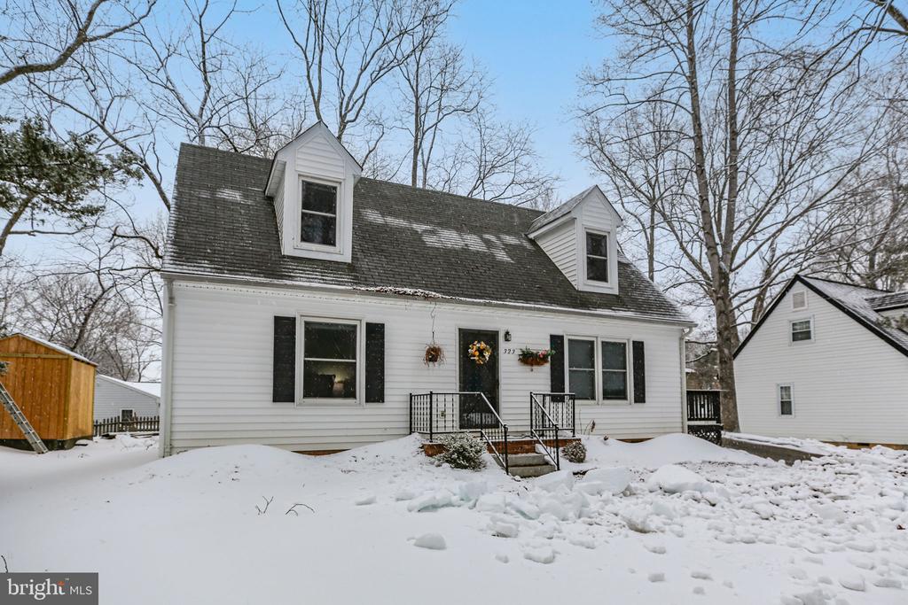 323 BURMAN LANE