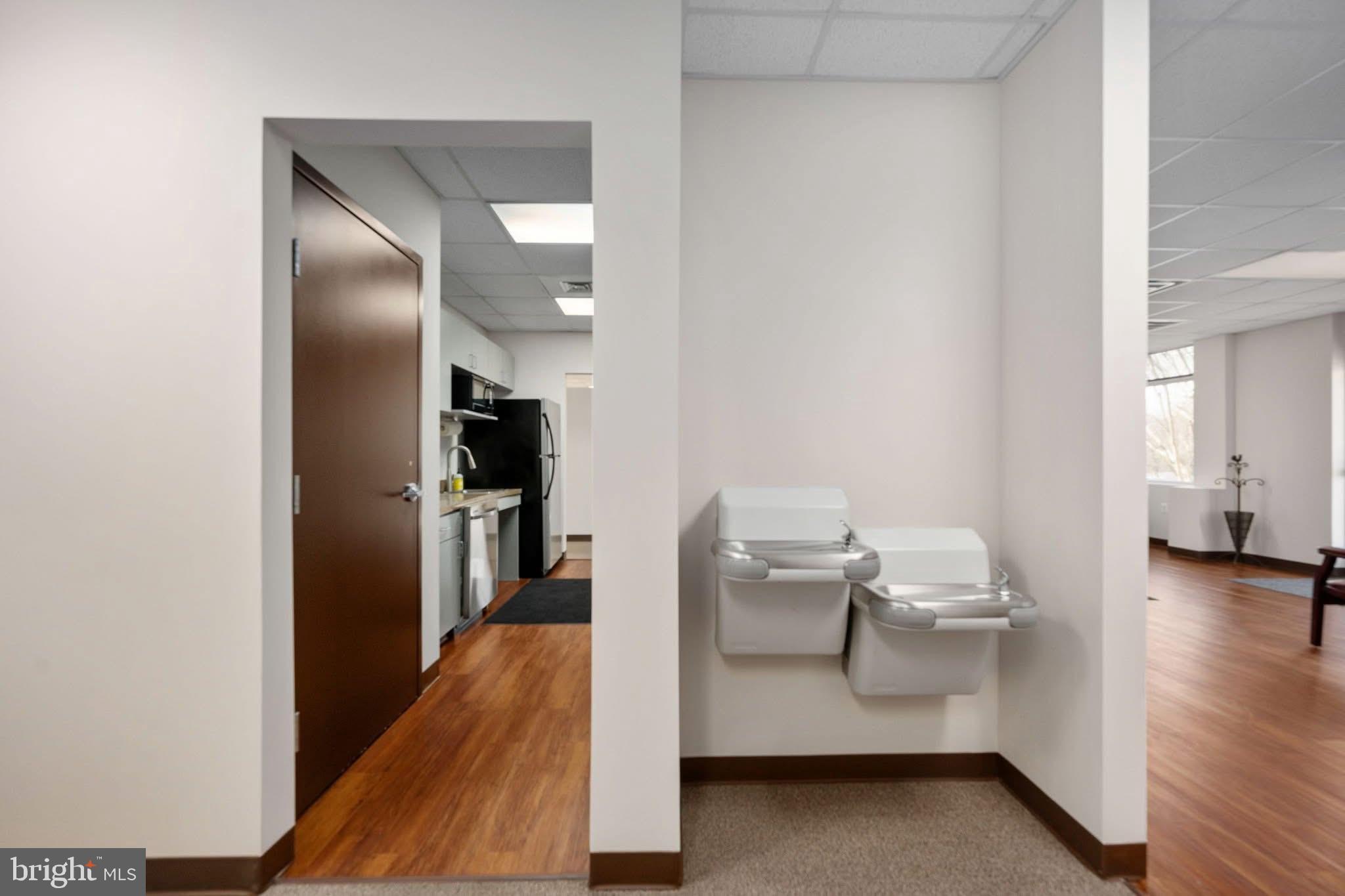 927 MAPLE GROVE DRIVE 201