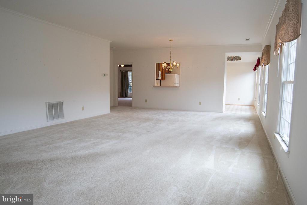 9214 SAINT ANDREWS LANE