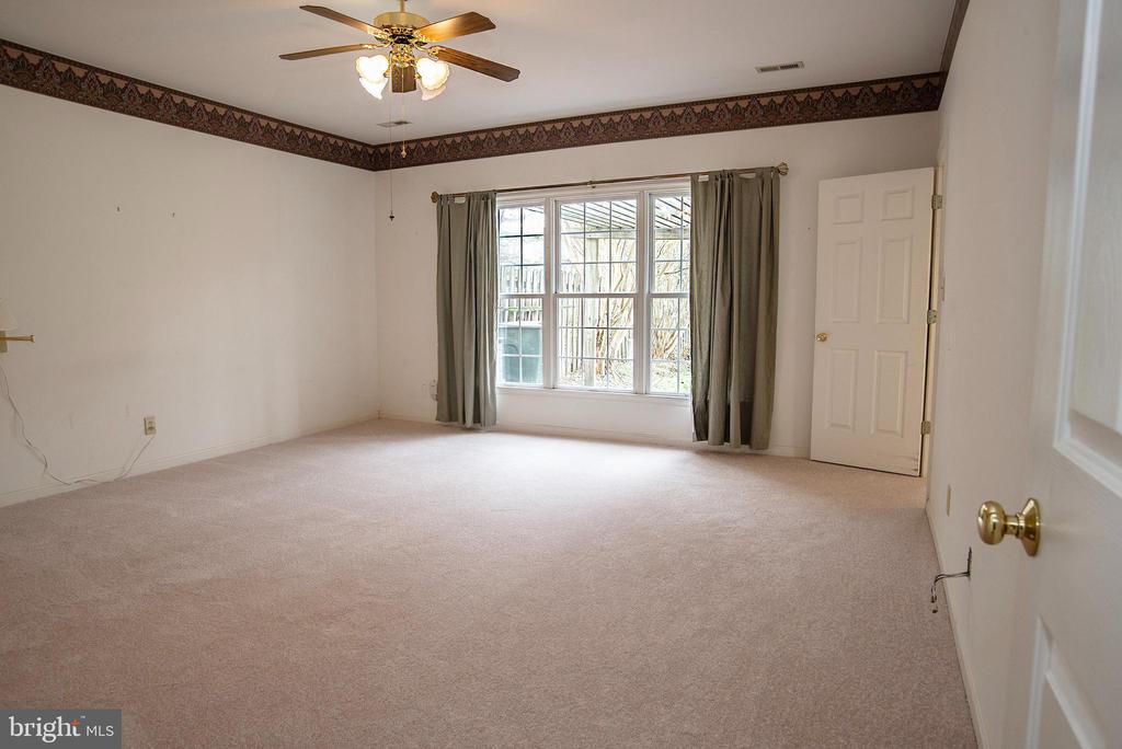 9214 SAINT ANDREWS LANE