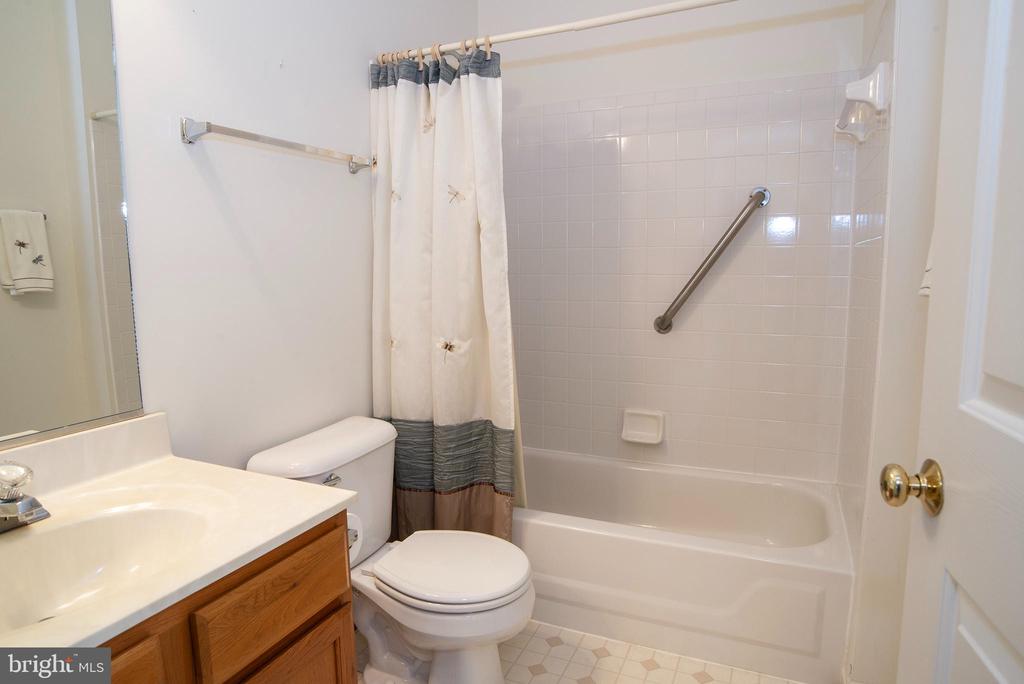 9214 SAINT ANDREWS LANE