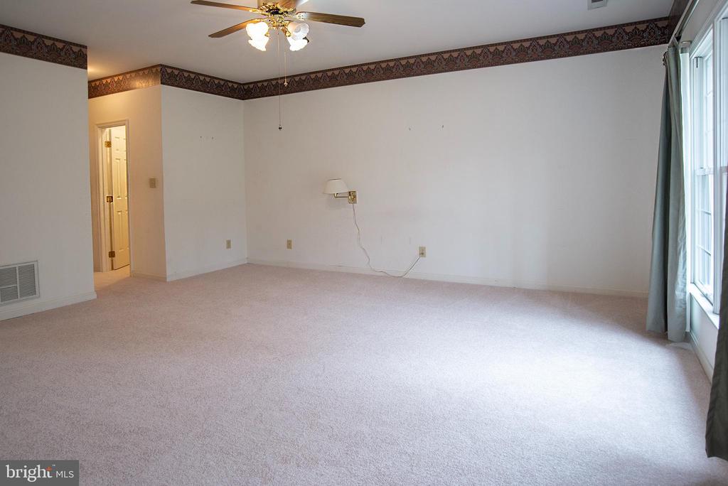 9214 SAINT ANDREWS LANE