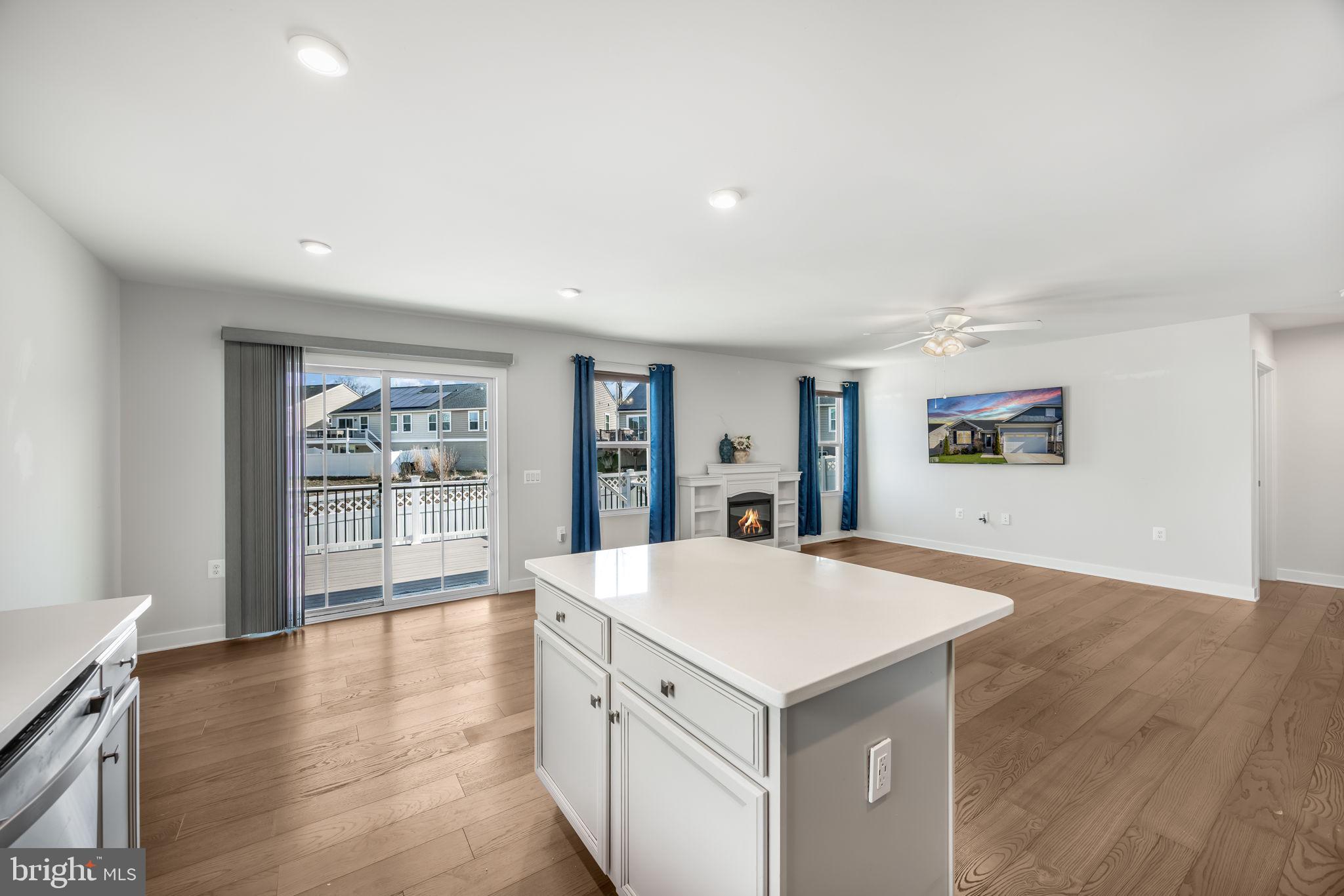 7607 LOUGHTON LANE