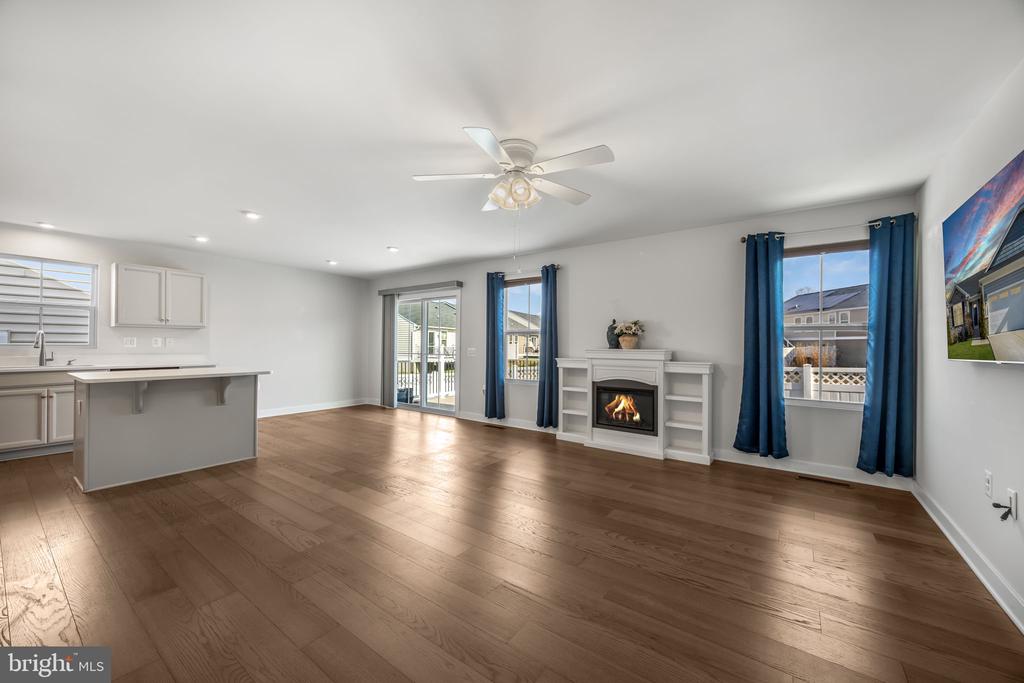 7607 LOUGHTON LANE