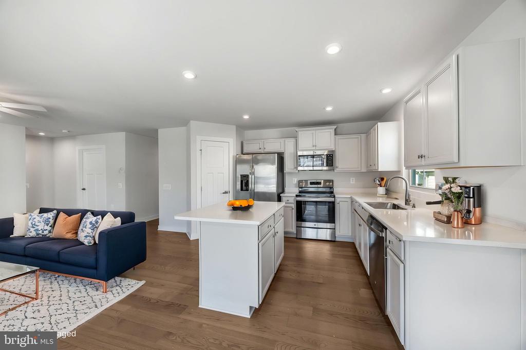 7607 LOUGHTON LANE