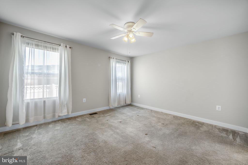 7607 LOUGHTON LANE