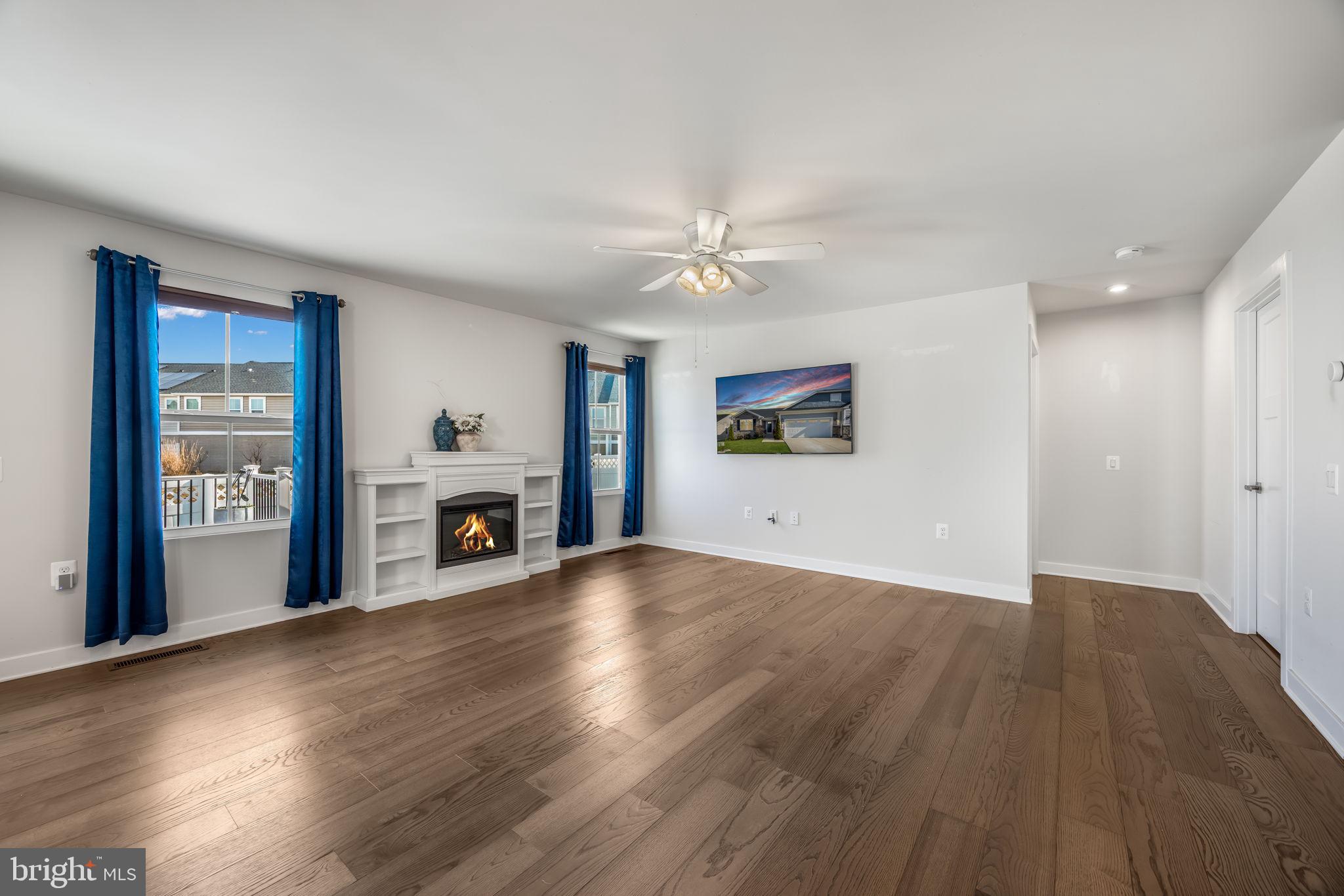 7607 LOUGHTON LANE