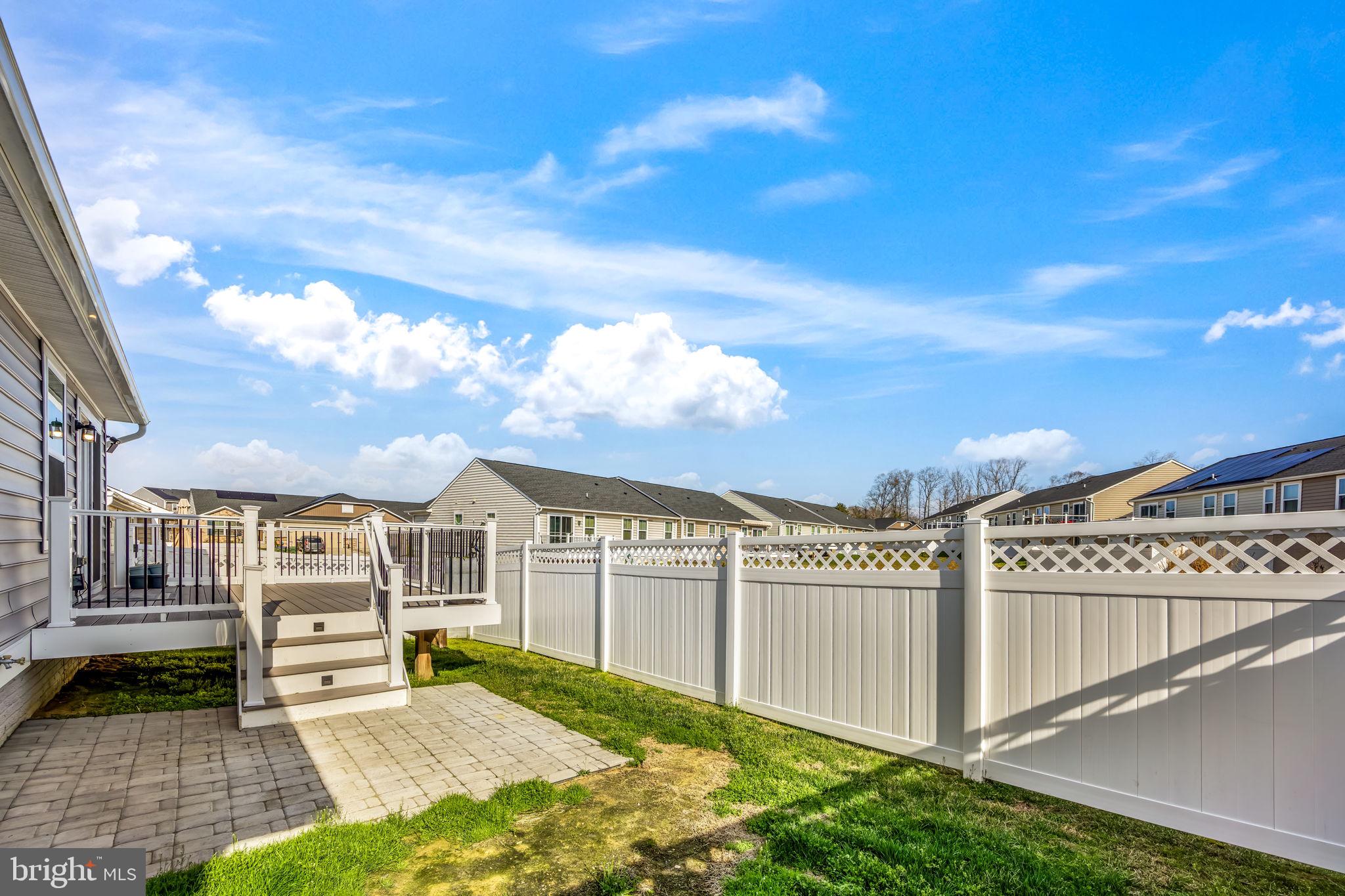 7607 LOUGHTON LANE