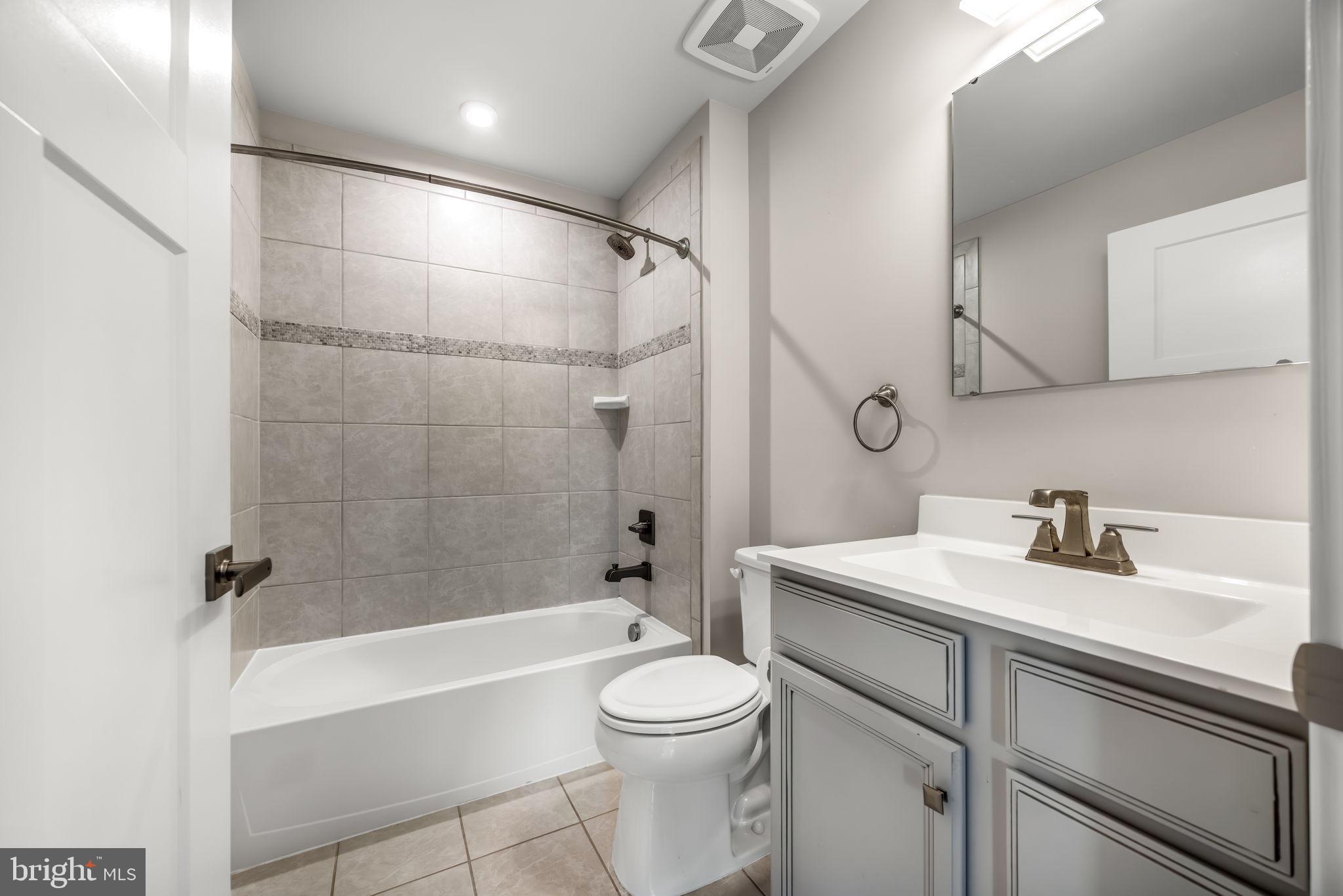 7607 LOUGHTON LANE