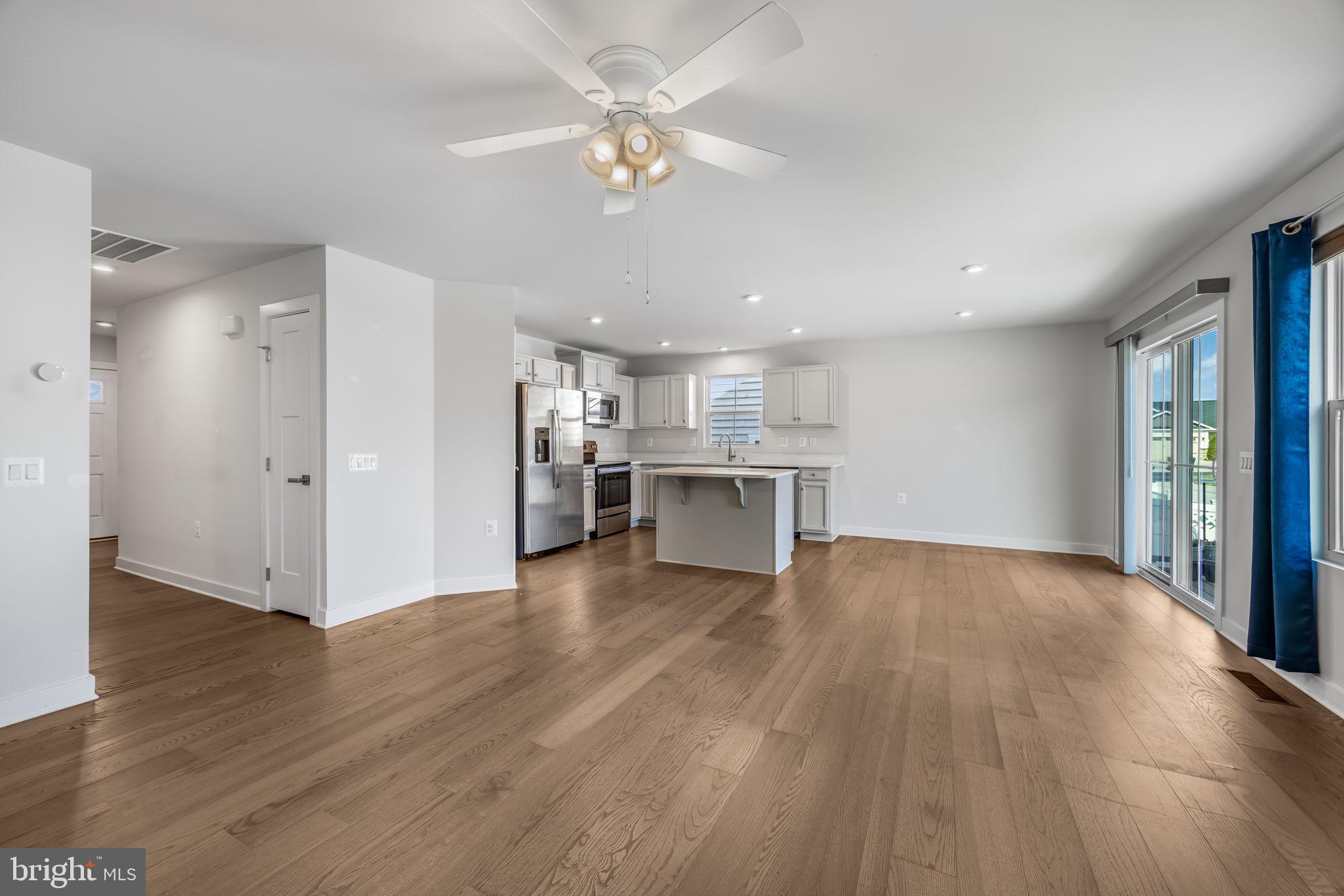 7607 LOUGHTON LANE