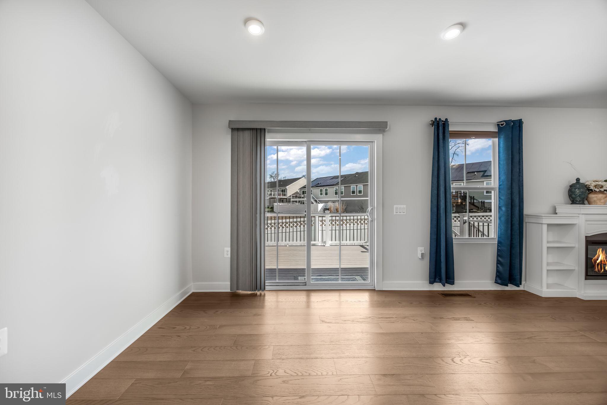 7607 LOUGHTON LANE