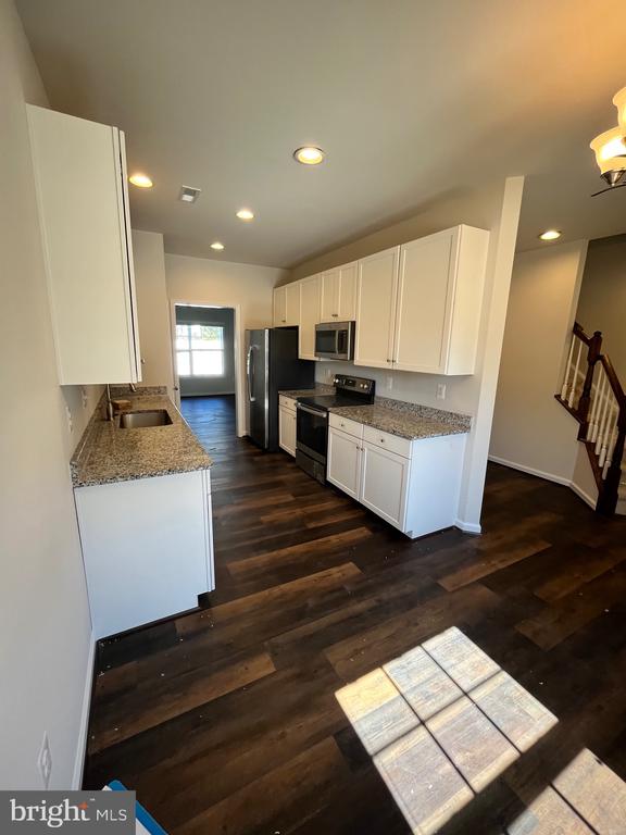 12114 BOWLING FARM COURT