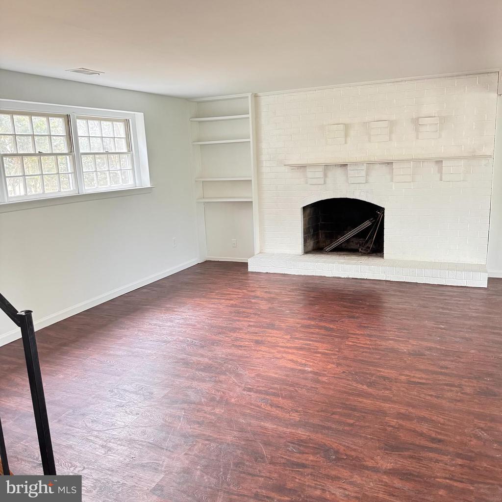 820 BARKLEY DRIVE