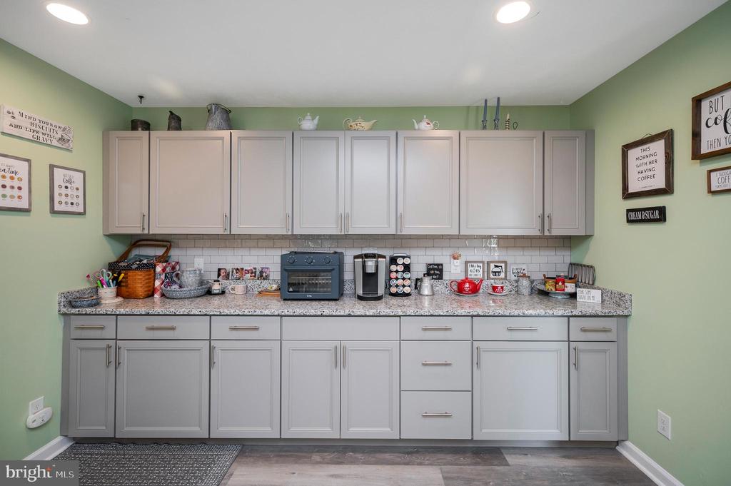9504 QUAIL MEADOWS DRIVE