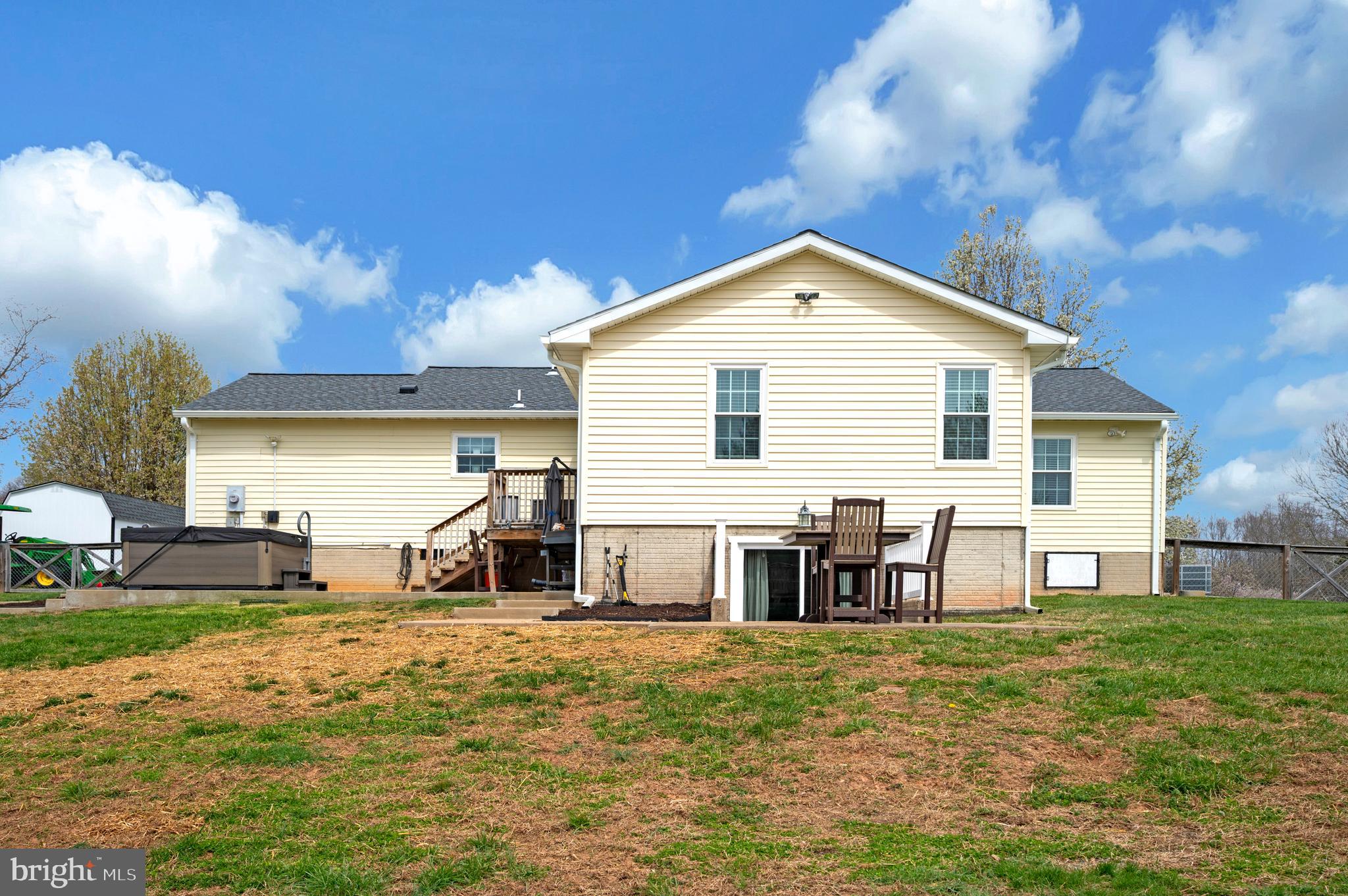 9504 QUAIL MEADOWS DRIVE