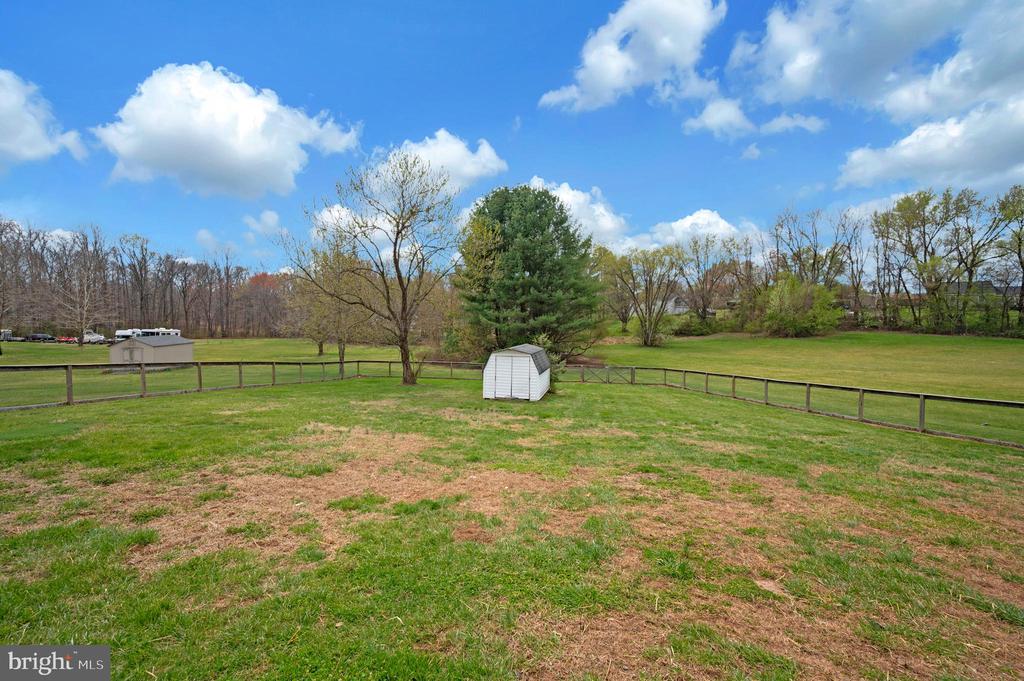 9504 QUAIL MEADOWS DRIVE
