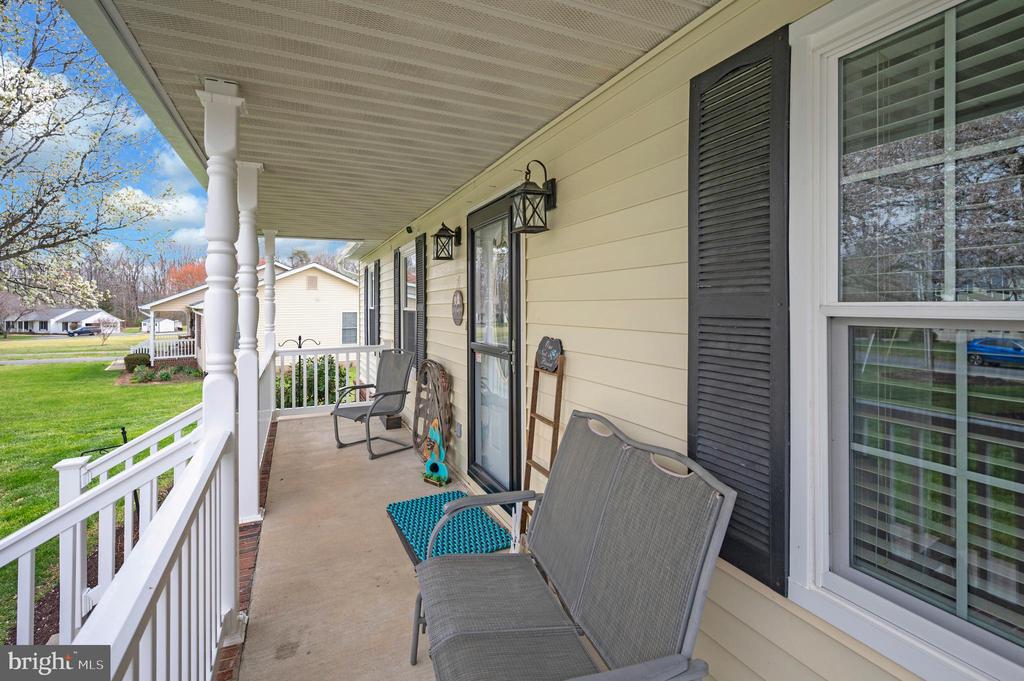 9504 QUAIL MEADOWS DRIVE