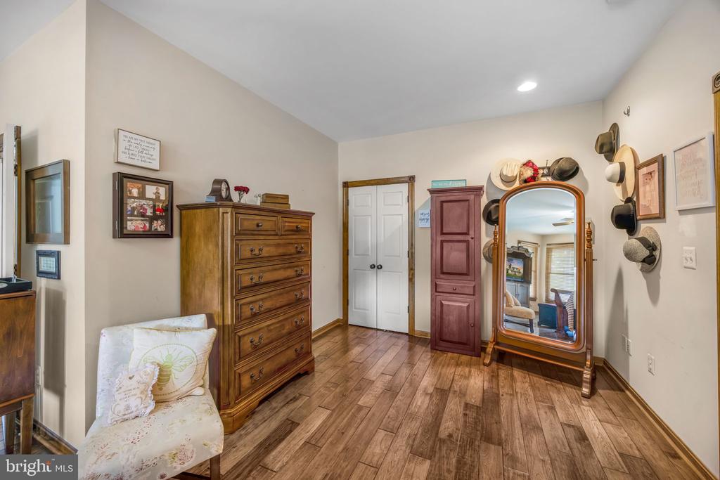 6657 LAWYERS ROAD