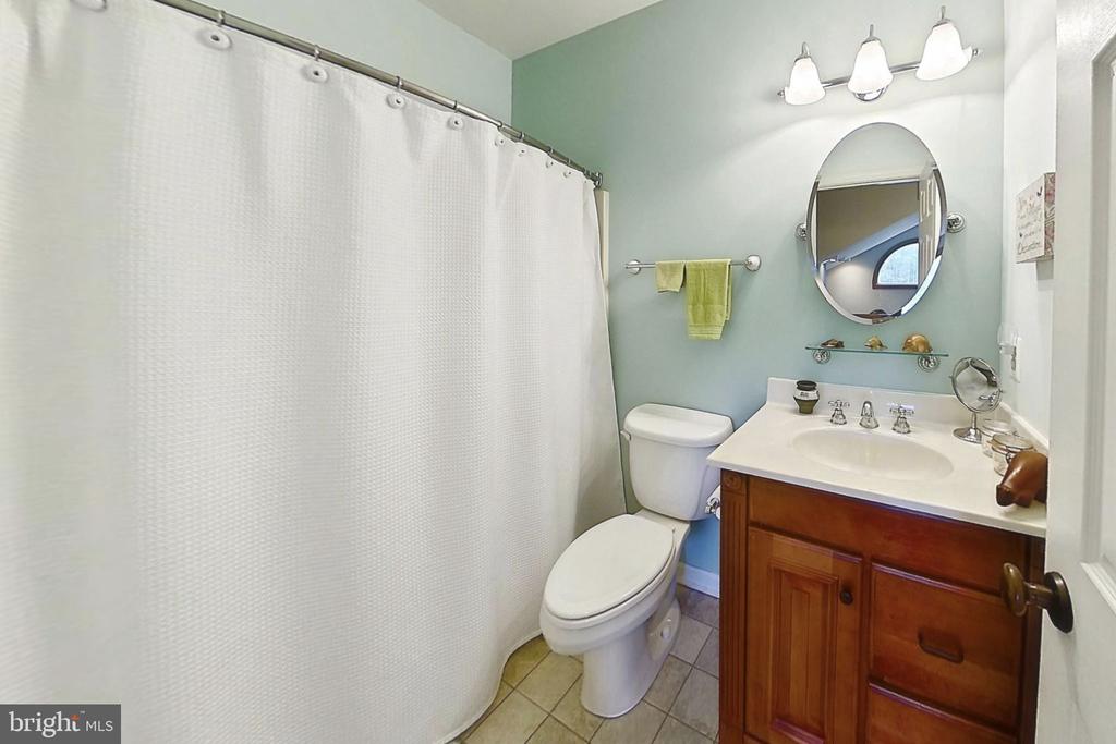 6657 LAWYERS ROAD