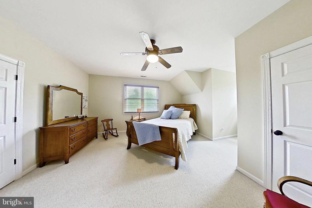 6657 LAWYERS ROAD