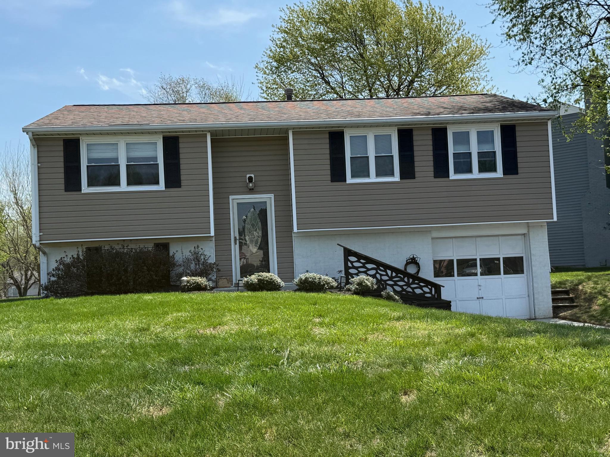 5079 MACNAMARA DRIVE