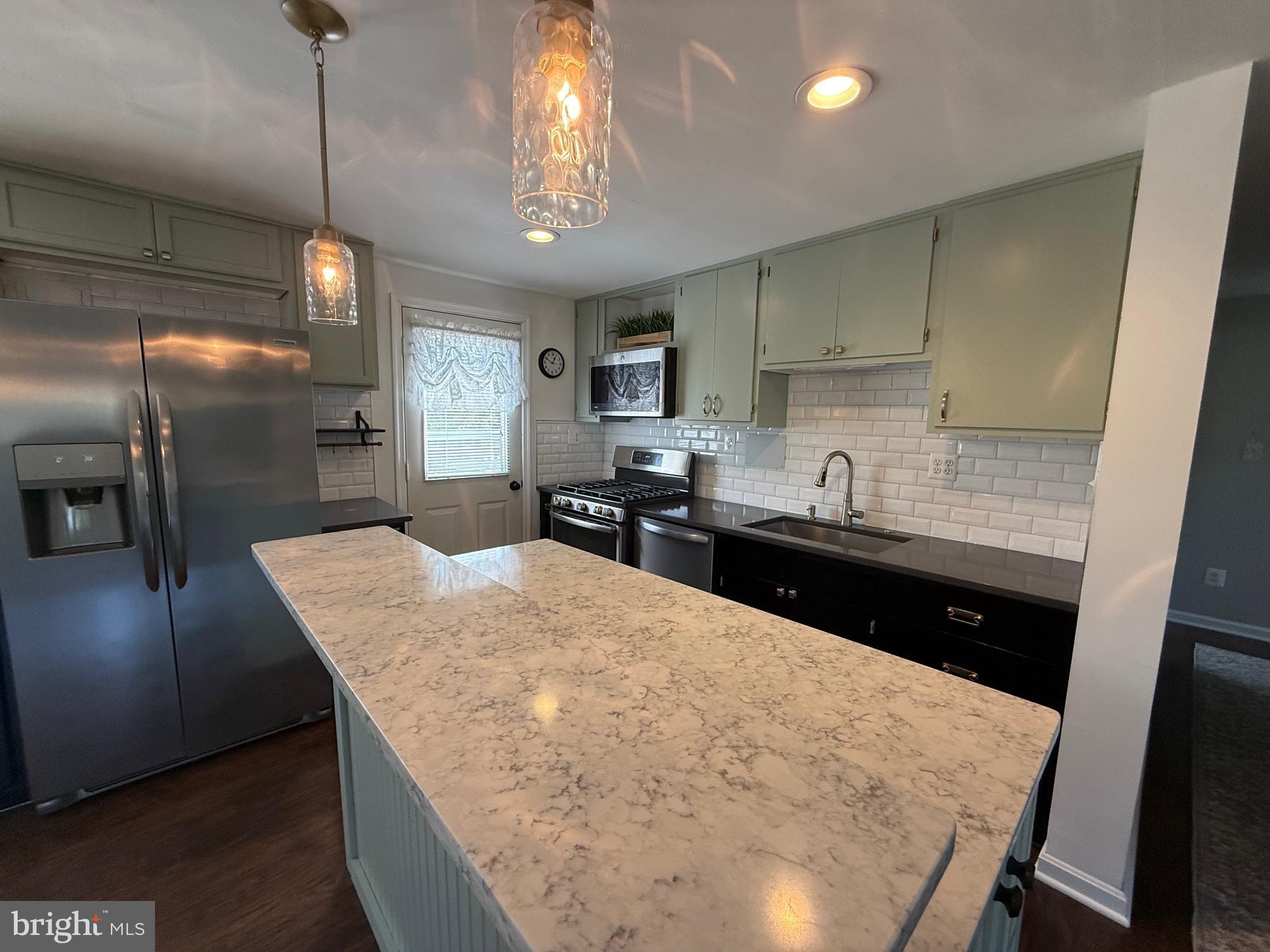 5079 MACNAMARA DRIVE