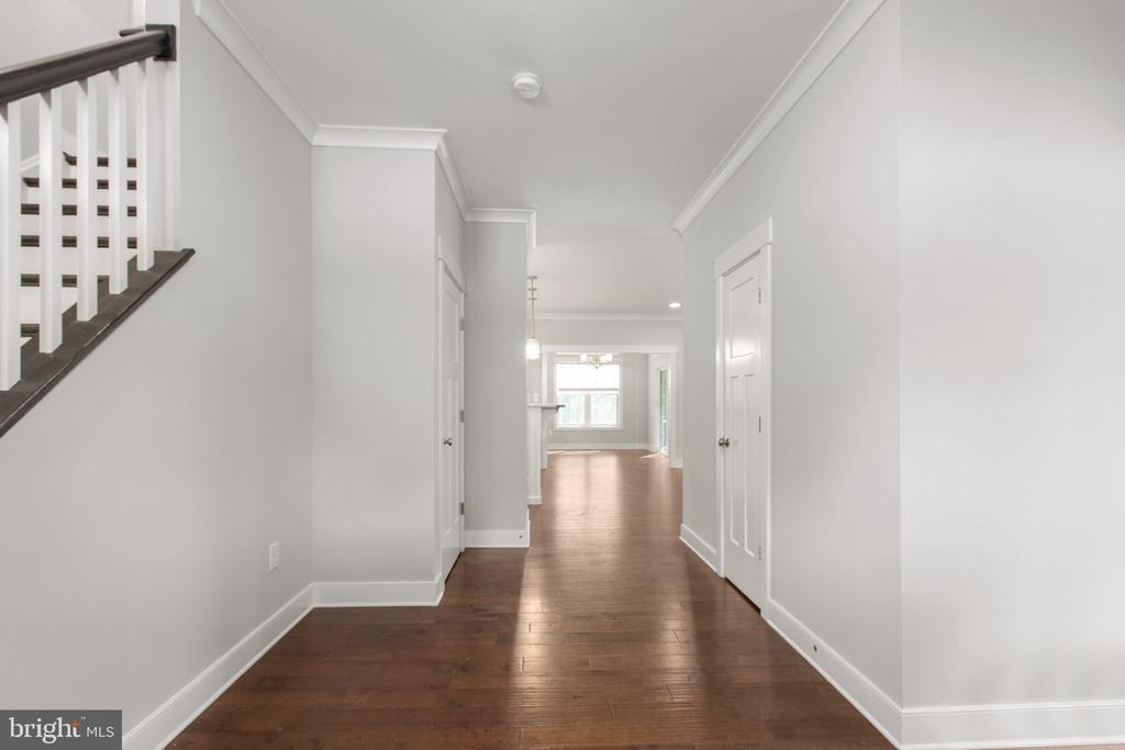 2518 REGENCY DRIVE