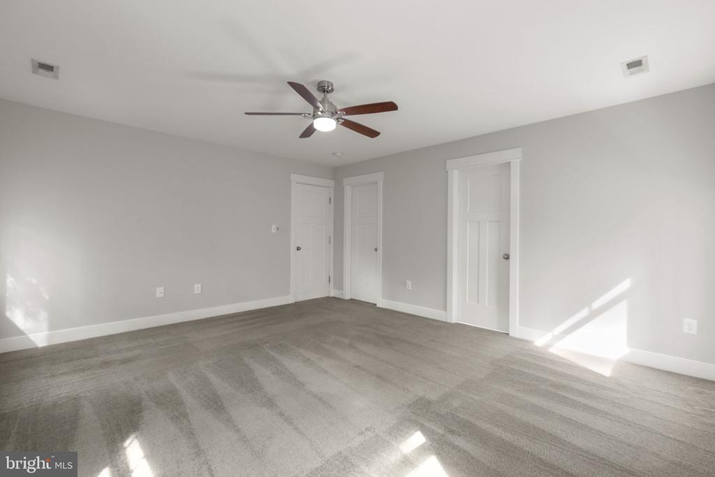2518 REGENCY DRIVE