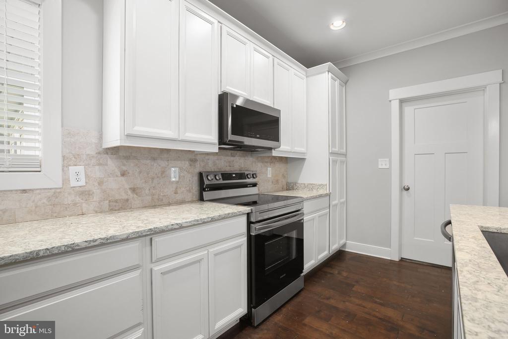 2518 REGENCY DRIVE