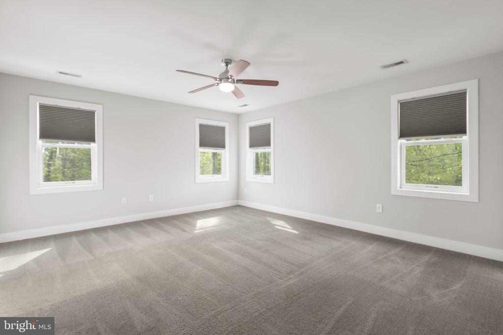 2518 REGENCY DRIVE