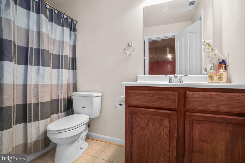 10804 TIDES COURT