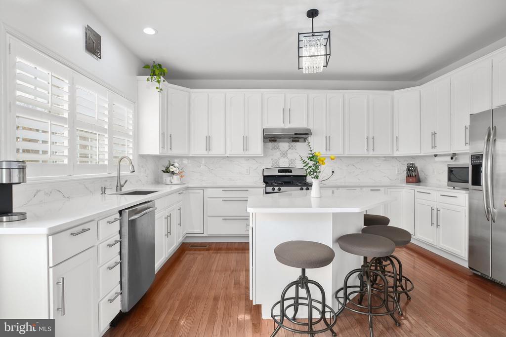 10804 TIDES COURT