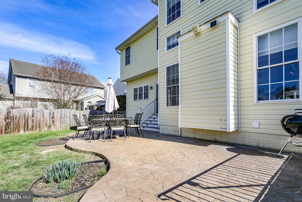 10804 TIDES COURT