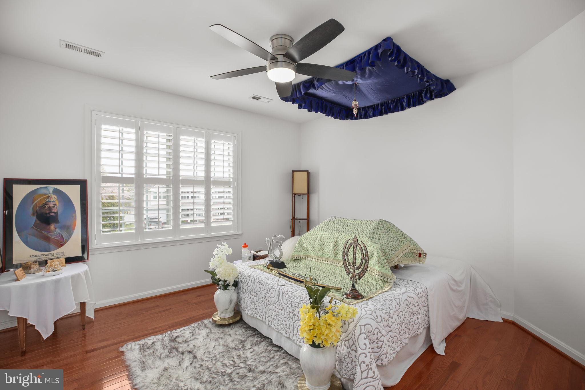 10804 TIDES COURT