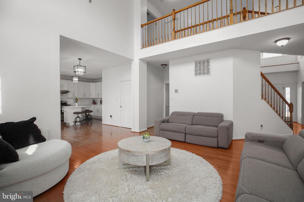 10804 TIDES COURT