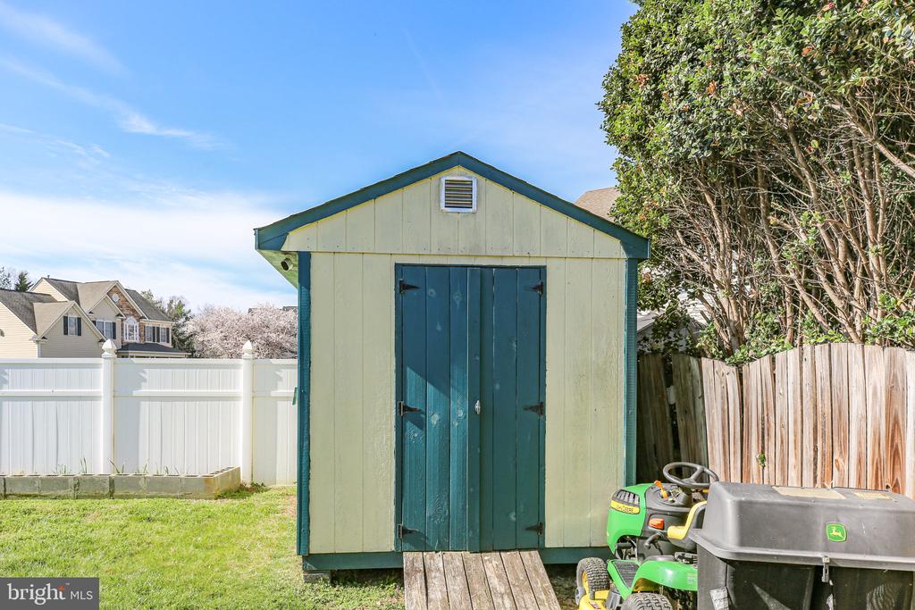 10804 TIDES COURT
